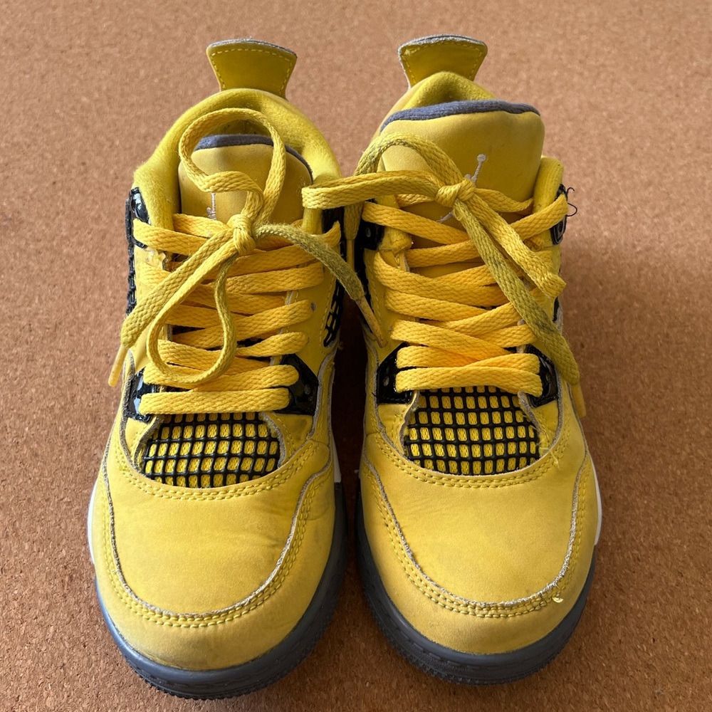 Jordan 4 Retro PS Lighting